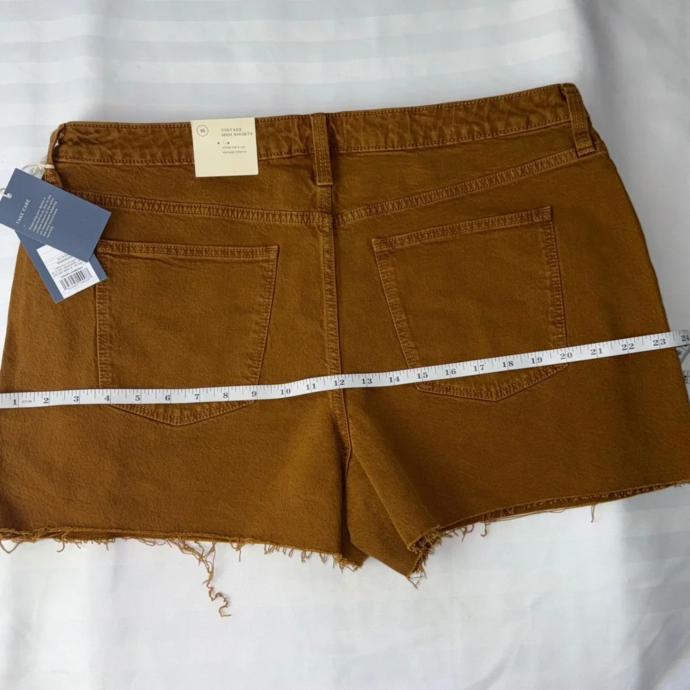 Universal Thread Womens Vintage Midi Shorts Brown Raw‎ Hem Size 16 NWT